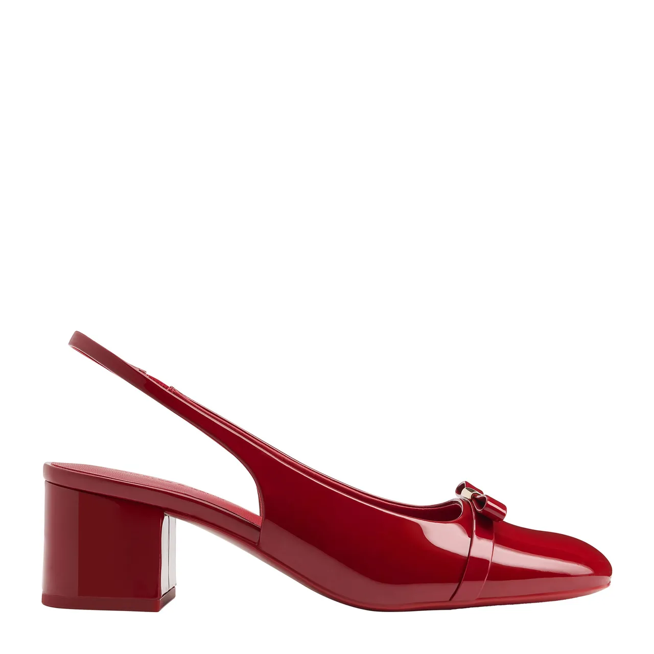 CHARLES & KEITH Dorian蝴蝶结裸跟鞋,1990元。品牌提供