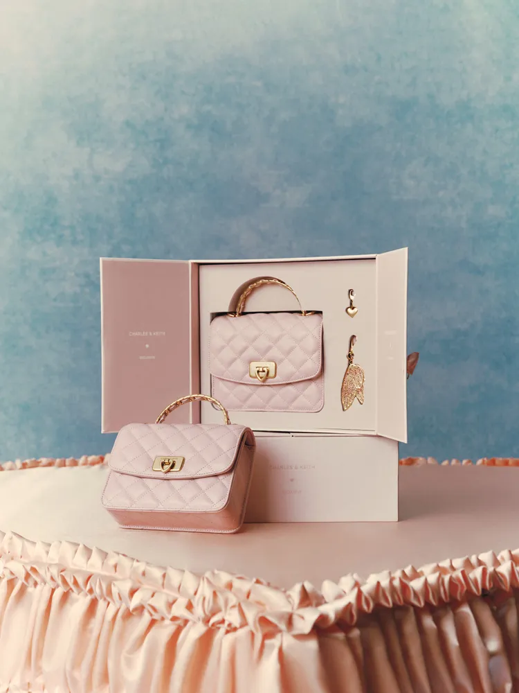 小CK推出夢幻滿點的七夕禮盒。品牌提供