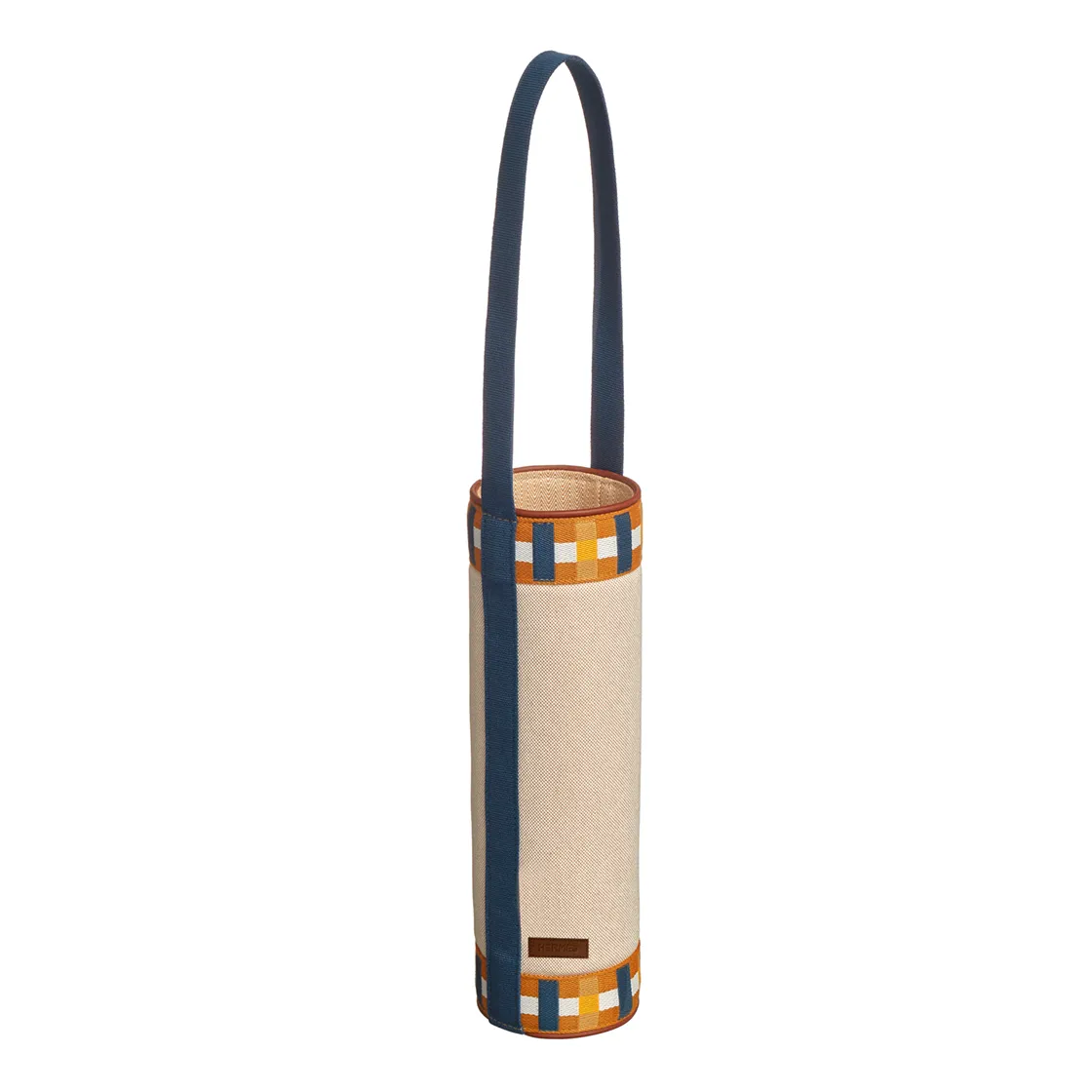 Clairière小款水壺提袋H帆布材質,5萬8500元。品牌提供