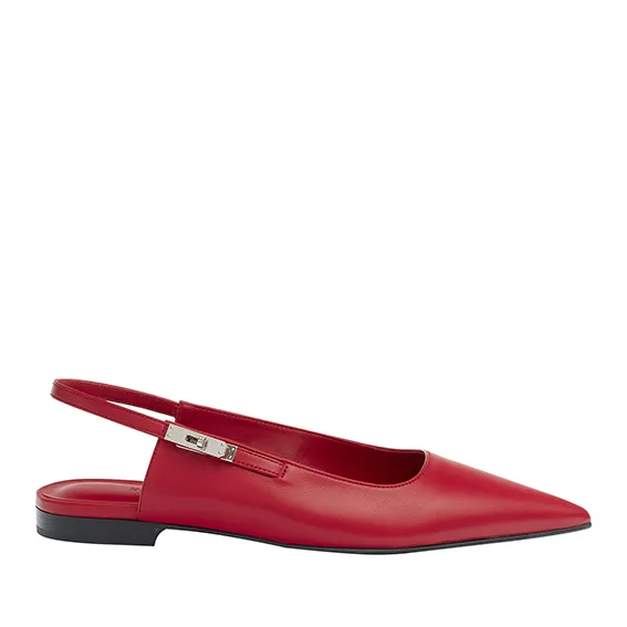 Nappa鞣革芭蕾舞鞋，4萬6000元。品牌提供