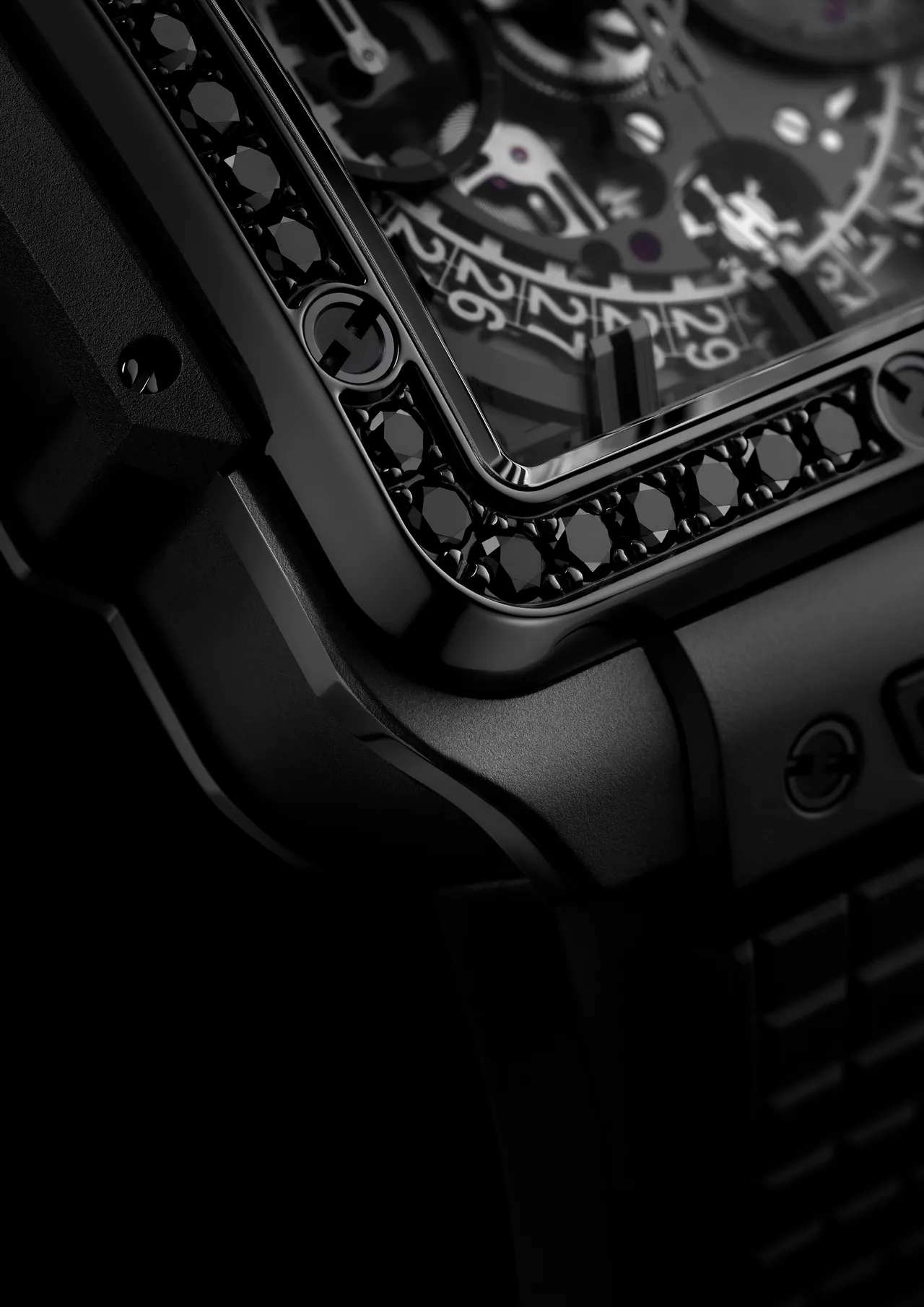 Hublot Square Bang Unico極致黑計時鑽錶,42mm,微噴砂及拋光黑陶瓷錶殼,藍寶石水晶錶盤,黑色方形刻紋橡膠錶帶,UNICO自動上鍊飛返計時機芯,動力儲存72小時,防水深度100米,103萬1000元。品牌提供