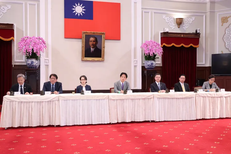 總統賴清德、副總統蕭美琴、行政院長卓榮泰等人，1日出席總統府記者會。莊宗達攝