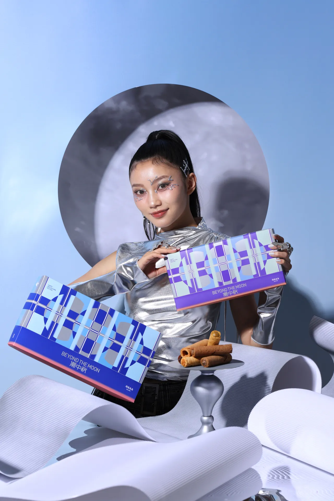 海边走走推出2025潮中秋限定礼盒打造未来感送礼体验。业者提供