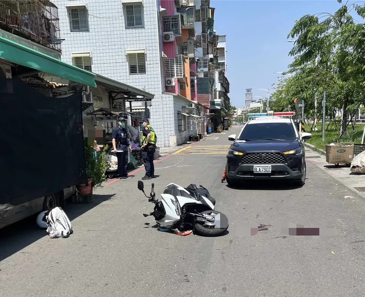 機車碰撞行人，造成老婦傷重不治。翻攝畫面