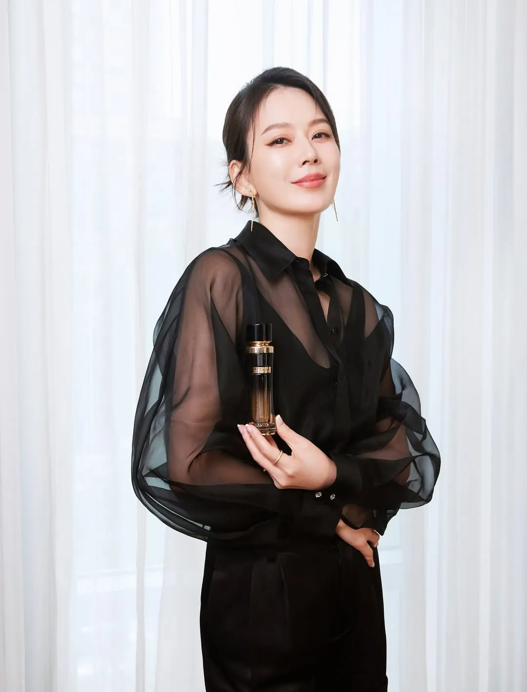 Melody称兰蔻绝对完美黑钻奢灿超导活萃是近期用到「Super厉害的东西」。翻摄IG