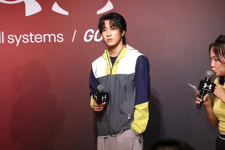 婁峻碩換上「UA HALO」系列服飾展現潮流帥樣。彭欣偉攝