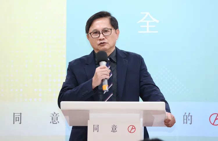 民眾黨核三延役公投正聲亮「同意，更好的台灣」記者會 和碩董事長童子賢。莊宗達攝