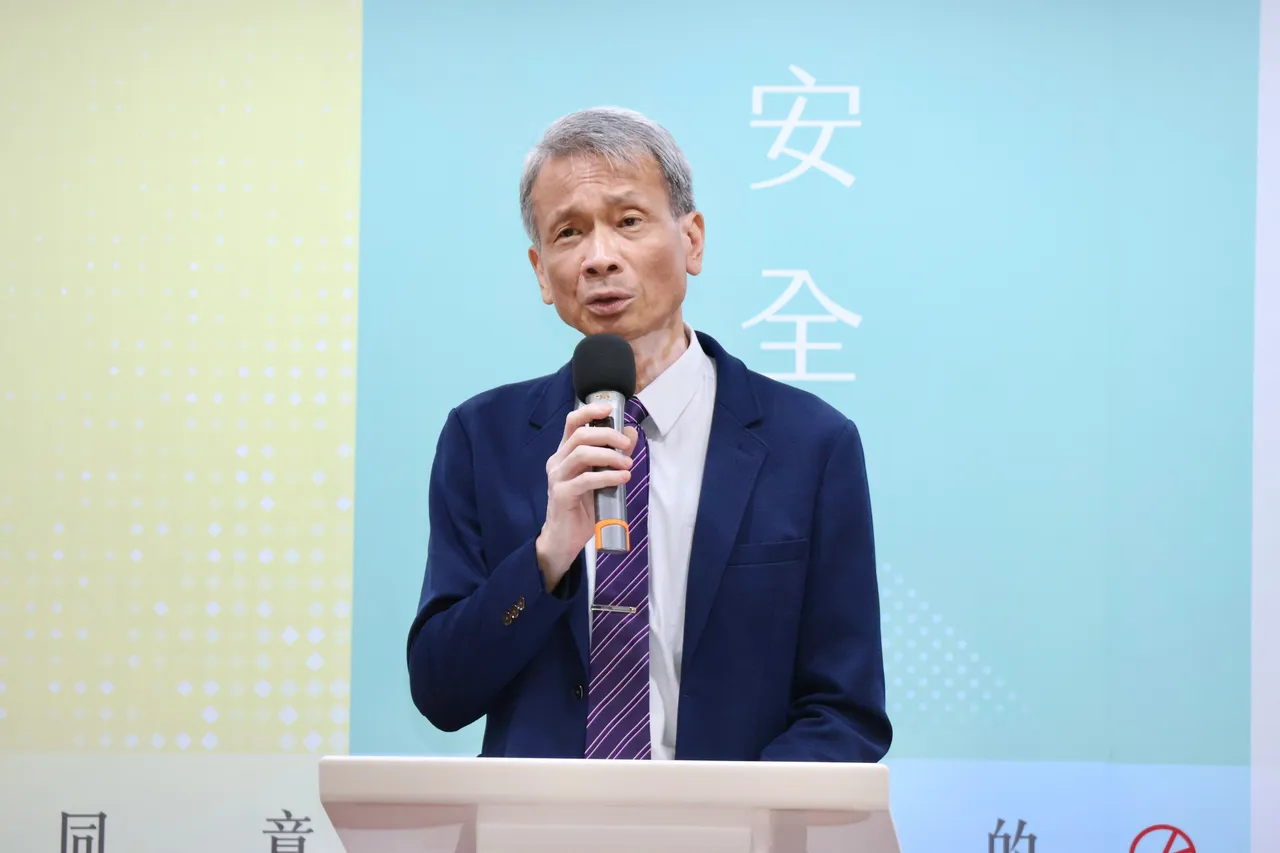 民众党核三延役公投正声亮「同意,更好的台湾」记者会 清大教授叶宗洸。庄宗达摄
