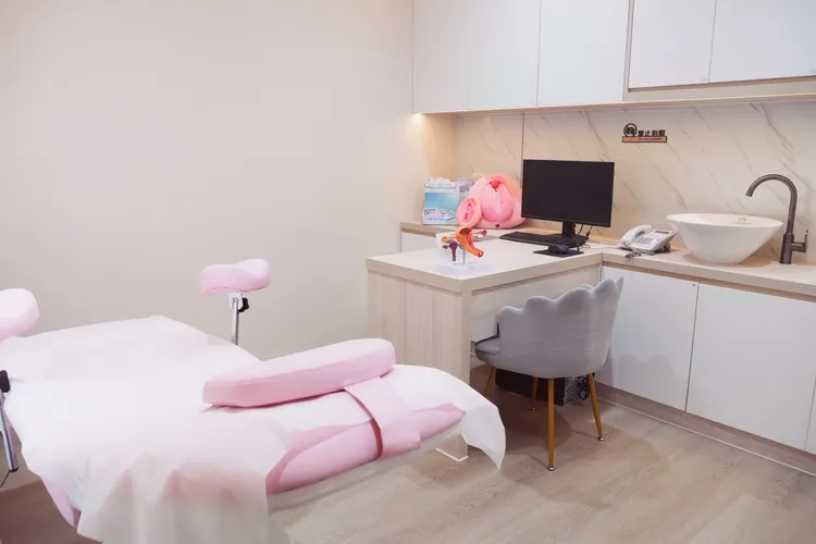 閨蜜電波針為不同年齡層女性提供客製化方案，有效改善私密困擾，恢復健康與舒適。圖片提供：七期時尚診所