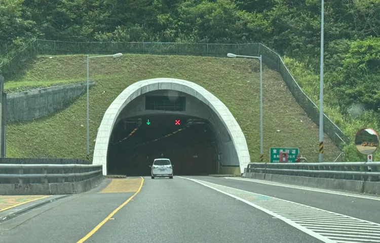 公路局今日預警性封閉台9線等14處路段。《壹蘋新聞網》攝