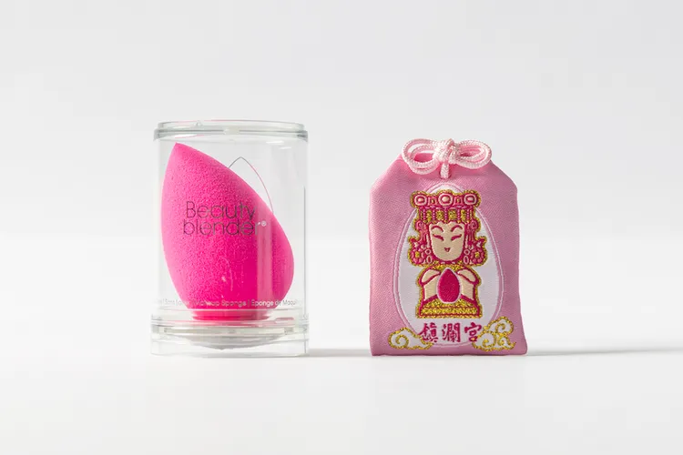 Beautyblender原創美妝蛋和媽祖點妝平安符。品牌提供