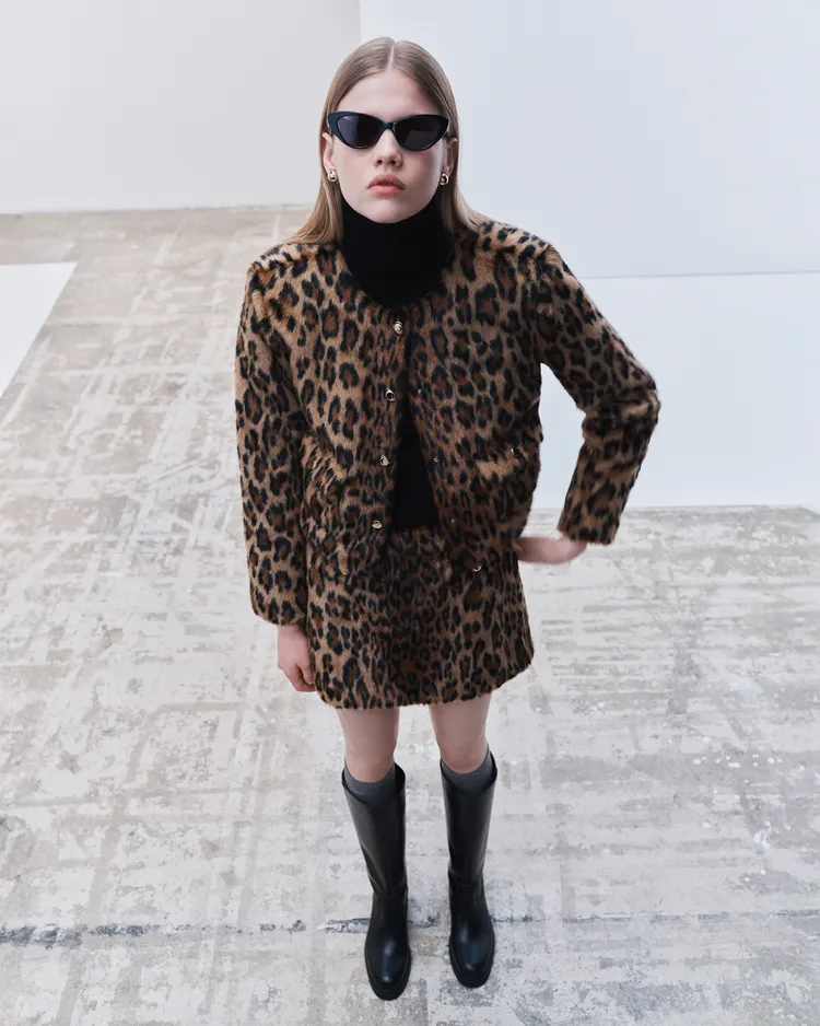 豹紋套裝也是Maje全新一季的重點。品牌提供