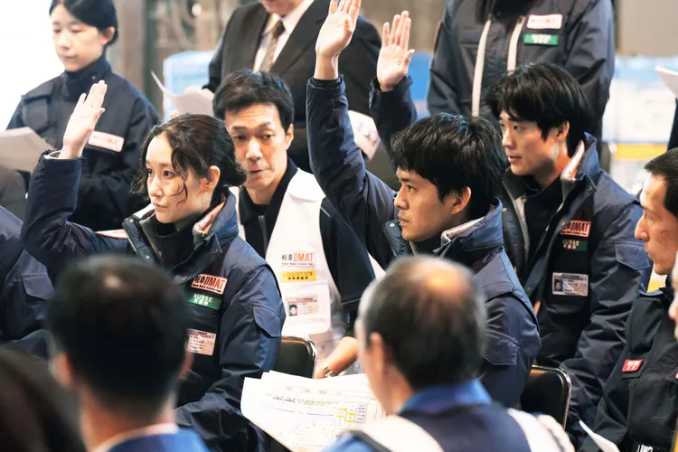 池松壯亮為求逼真，戴了找天口罩勒出壓痕，十分敬業。天馬行空提供