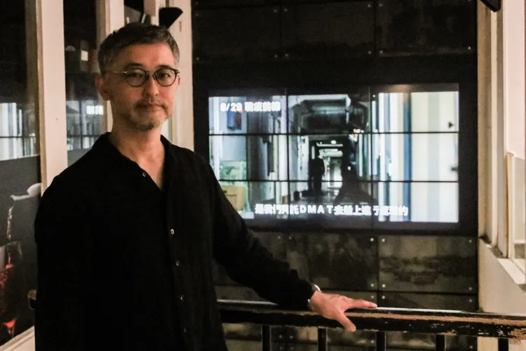 關根光才跟《戰役前線》中文預告合影留念。天馬行空提供