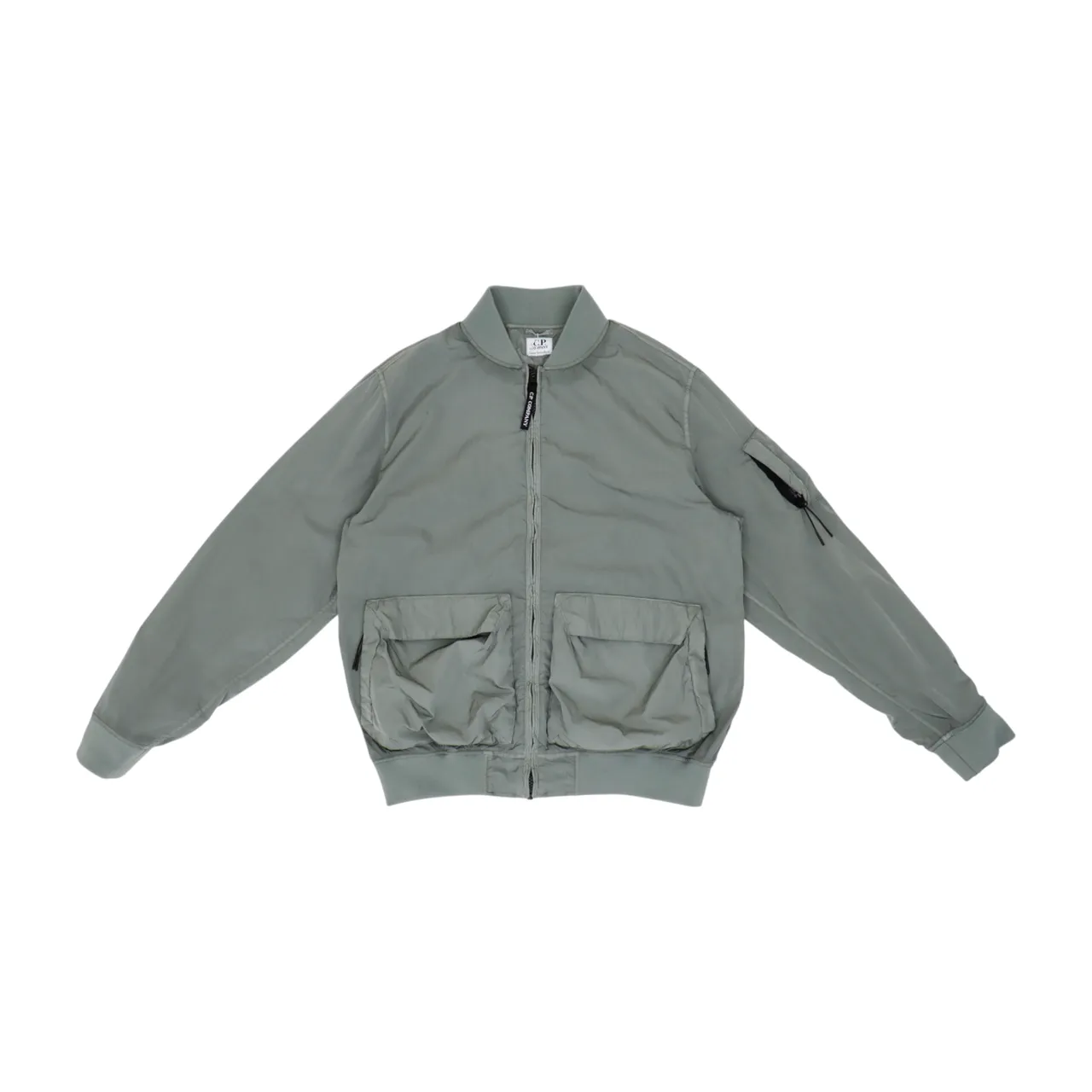 C.P. Company Undersixteen飞行员夹克,1万9480元。微风提供