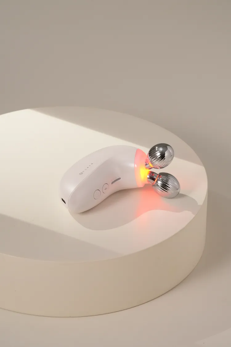 NUEVA Volta S超微電光能緊緻儀，5490元。品牌提供