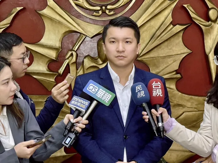 民進黨新北市議員李宇翔，曾發文呼籲賴清德應辭民進黨主席。翻攝李宇翔臉書