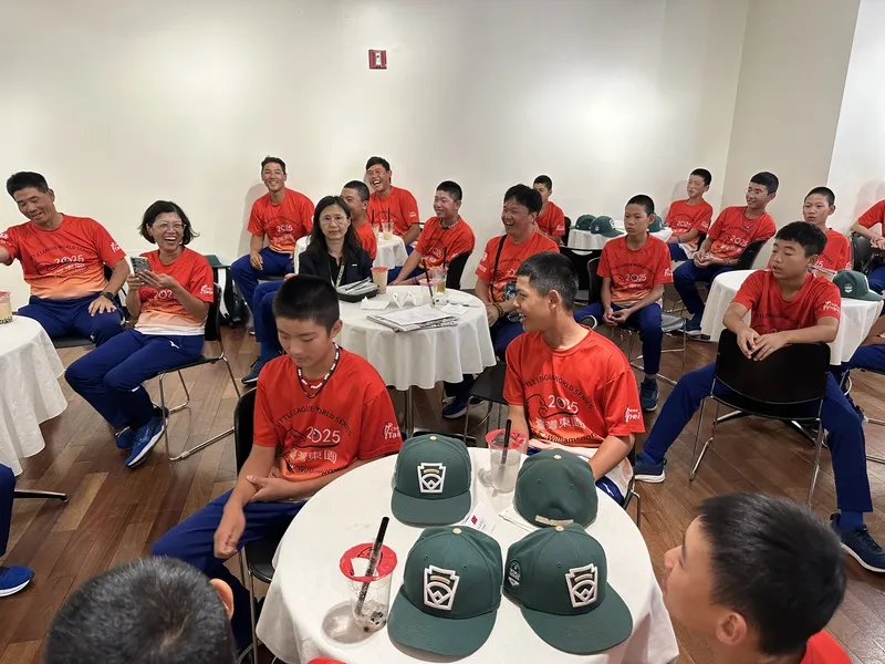 贏得威廉波特世界少棒錦標賽總冠軍的台灣小球員,出席駐紐約辦事處的歡迎餐會。 中央社
