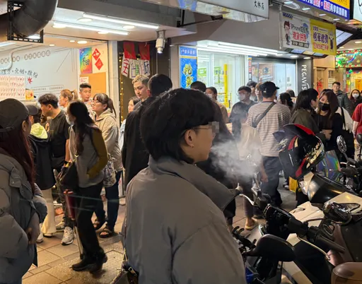 邊走邊抽害人吸毒煙 醫警告:吸菸全身器官都逃不掉
