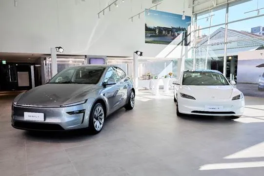Model 3 全球累計交付已突破 300 萬輛；今年 6 月與 7 月，Model Y 連續奪下台灣電動車與進口豪華車類別雙料冠軍，持續引領車市熱潮。業者提供