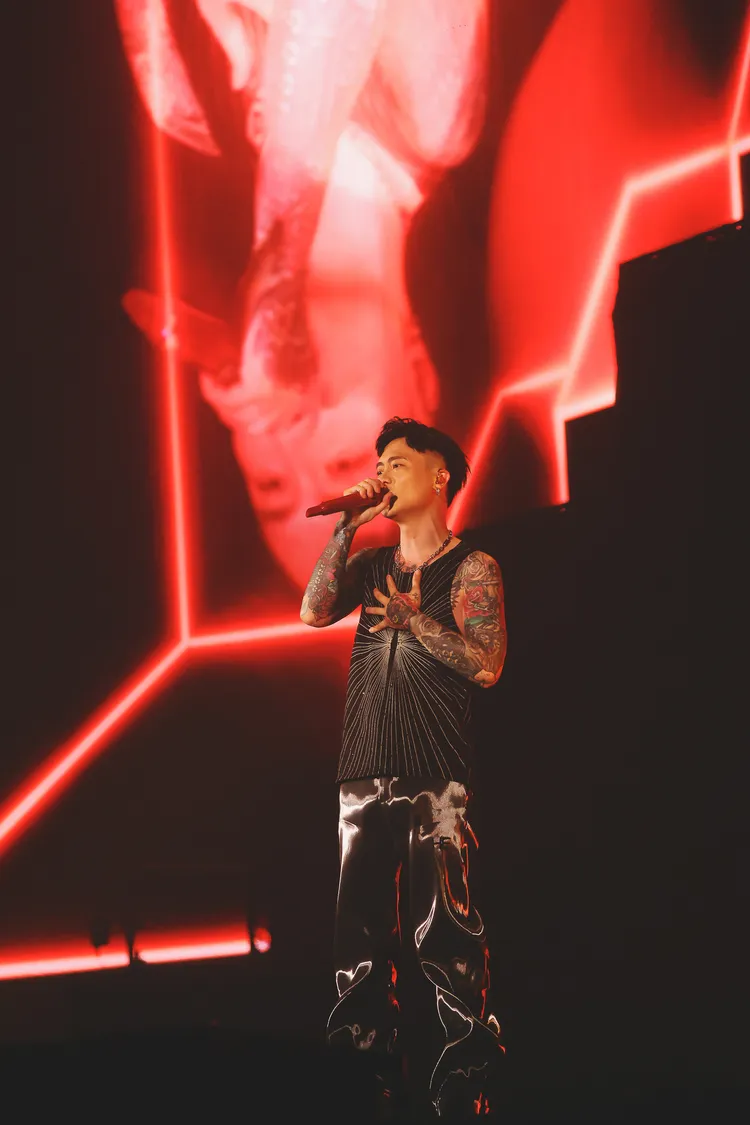 蕭秉治高雄巨蛋演唱會邀來Energy擔任嘉賓。相信音樂提供