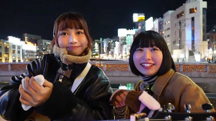 福岡0度低溫，碧海AOI貼心送上暖暖包，溫暖了YABE手及心。《公視+》、麥卡貝網路電視提供