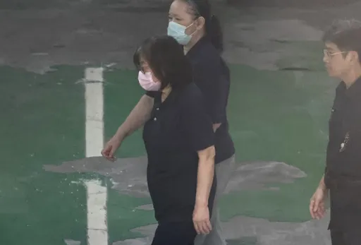 罷雙吳幽靈連署首開庭 黃呂錦茹認罪1000萬交保!科技監控