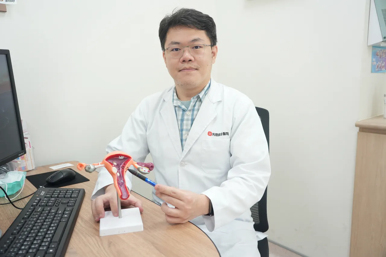 陳嘉霖醫師說,子宮肌腺症是女性常見婦科疾病之一,主要因為子宮內膜組織異位侵入子宮肌層所致。光田醫院提供