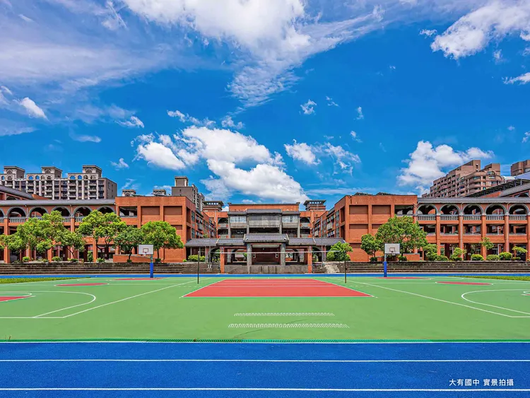 大有國中為區域內著名雙語教學國中，成效斐然。