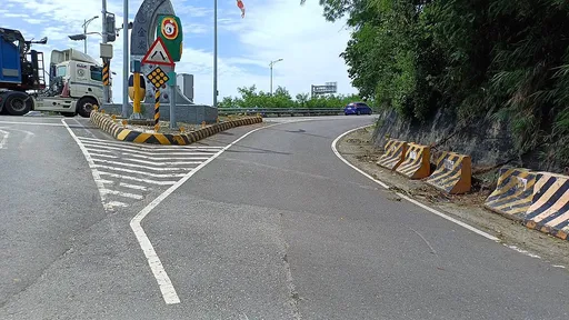 杨柳台风来袭 南回公路金仑-多良下午5时起实施南下车道交管