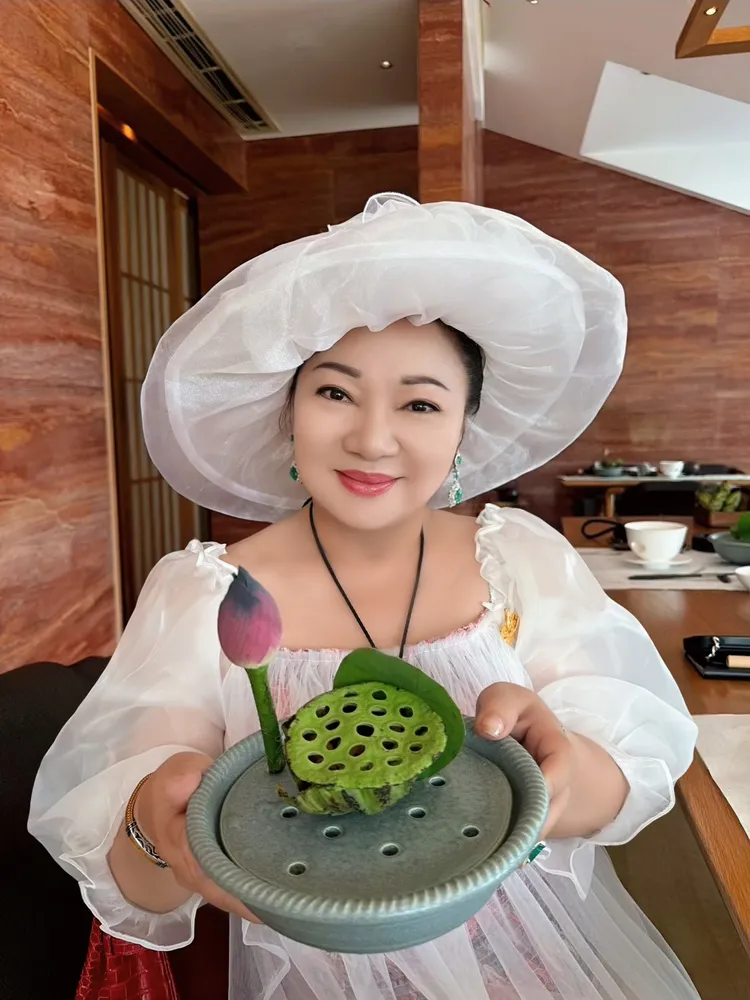 白冰冰吃素祈求中南部災民能盡快恢復正常生活。長興影視