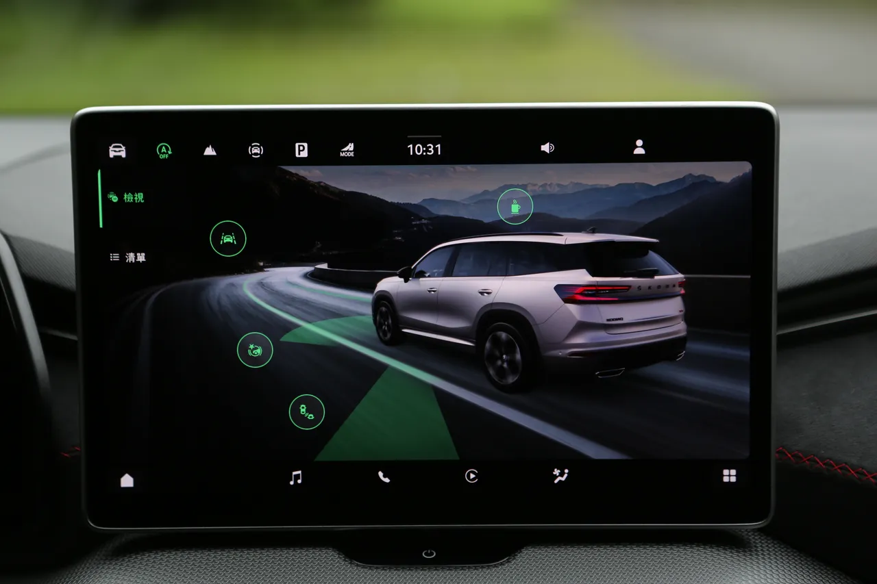 Kodiaq RS標準配備完善的智慧駕駛輔助系統,並標配九具氣囊。林浩昇攝