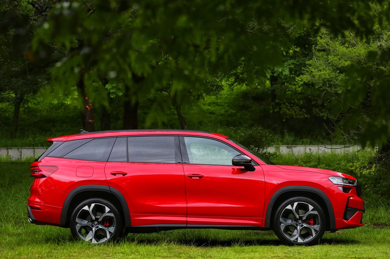 Kodiaq RS車長設定為4,761mm、軸距維持在2,791mm,但增加的後懸長度進一步強化置物機能。林浩昇攝