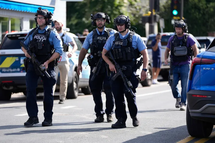 警方證實，槍手已被擊斃。美聯社