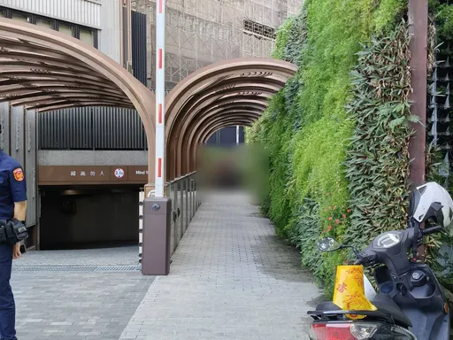 台中西屯區七期豪宅傳墜樓!43歲男卡花圃送醫不治