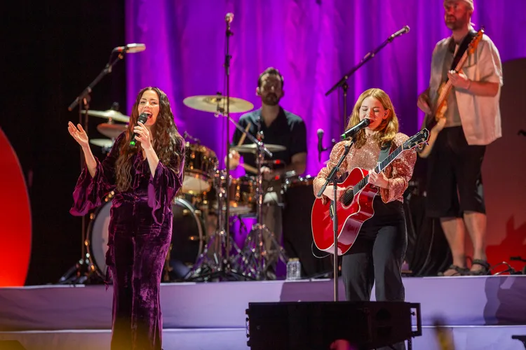 M2M由瑪麗特（左）、瑪麗安組成。54 Entertainment提供