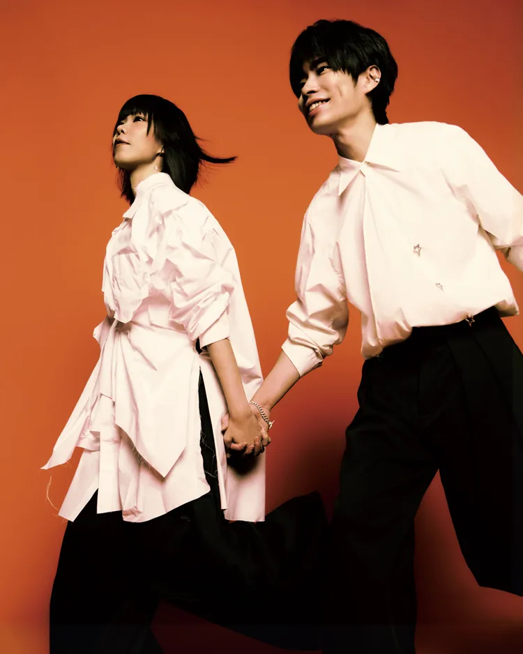 脆樂團團員愛情長跑14年修成正果，結婚一年多。好多音樂提供