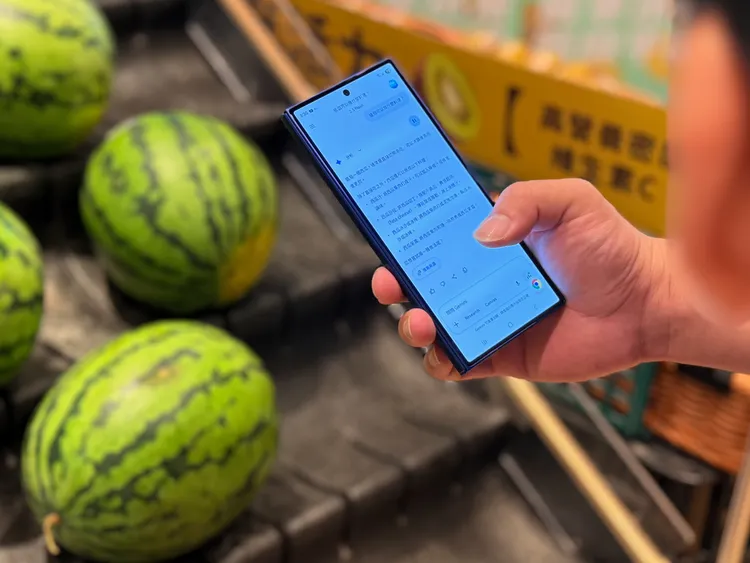 有了Gemini Live，就算逛超市，也能為孩子想要的食材變出他愛吃的料理。趙筱文攝