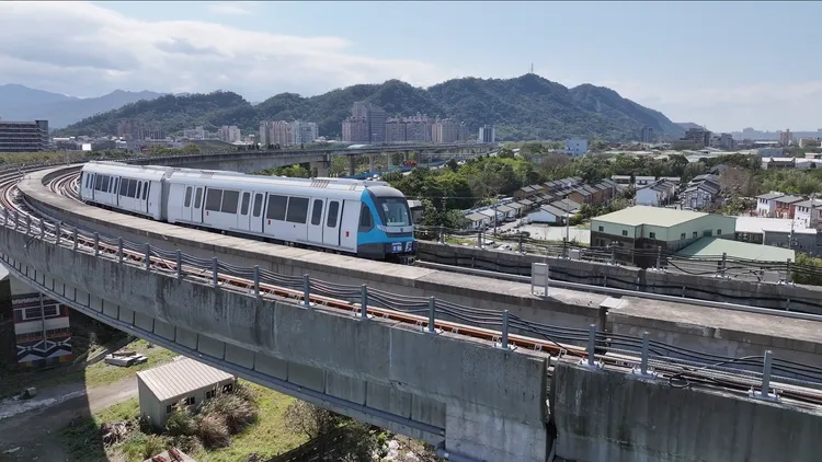 三鶯線列車積極測試進入衝刺階段。捷運局提供