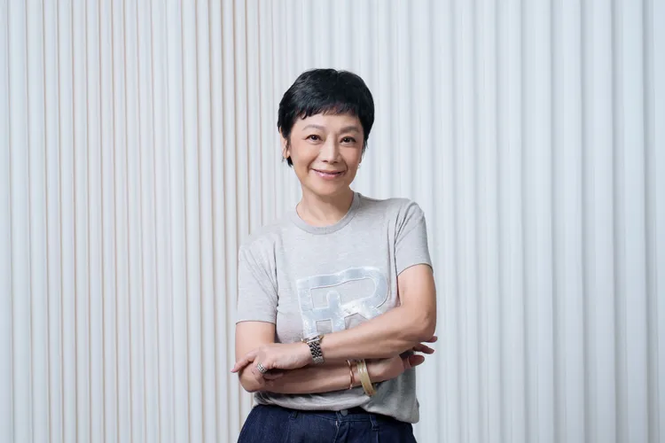 電影《他年她日》監製張艾嘉獲頒本屆釜山影展「山茶花獎」。甲上娛樂提供