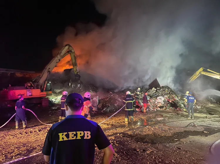 堆置場112年9月發生火警。環保局提供