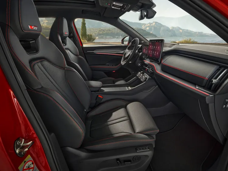 車內導入最新一代數位座艙，包含10吋全彩數位儀表、13吋中控觸控螢幕與Škoda Smart Dials多功能旋鈕。原廠照片