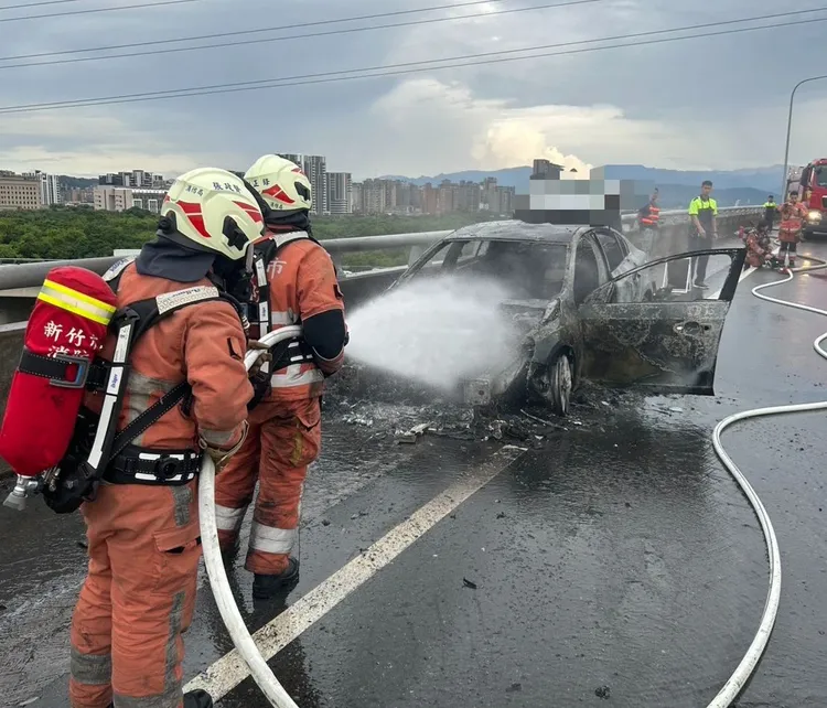警消搶救。新竹市消防局提供