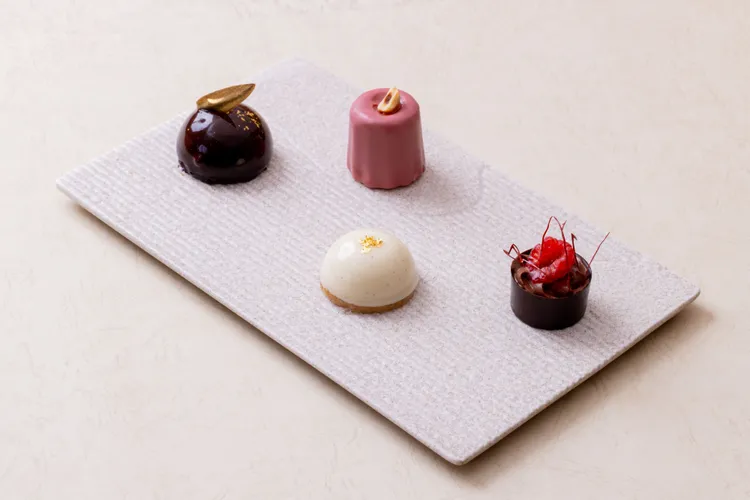 巧克力甜點以 Range Rover、Range Rover Sport、Range Rover Velar 和 Range Rover Evoque 四款品牌車型為靈感開發。業者提供