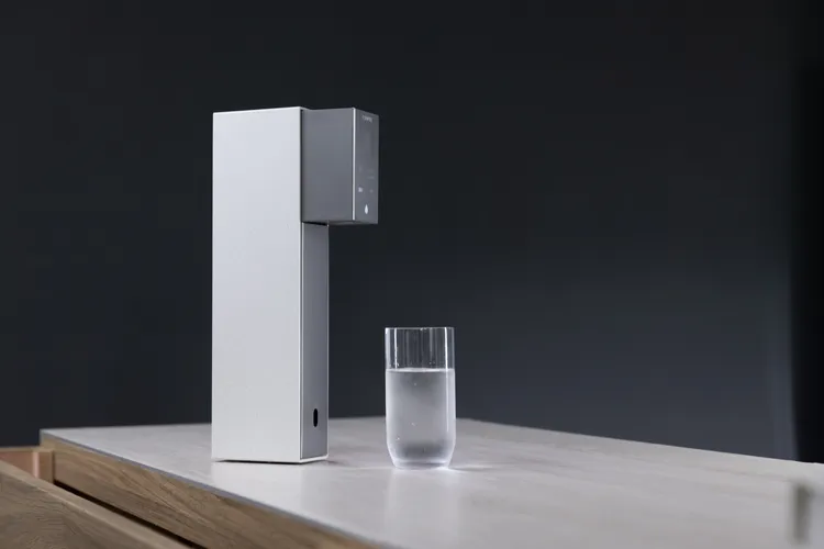 Coway NOBLE智感櫥下型瞬冰瞬熱飲水機，高科技感應式龍頭