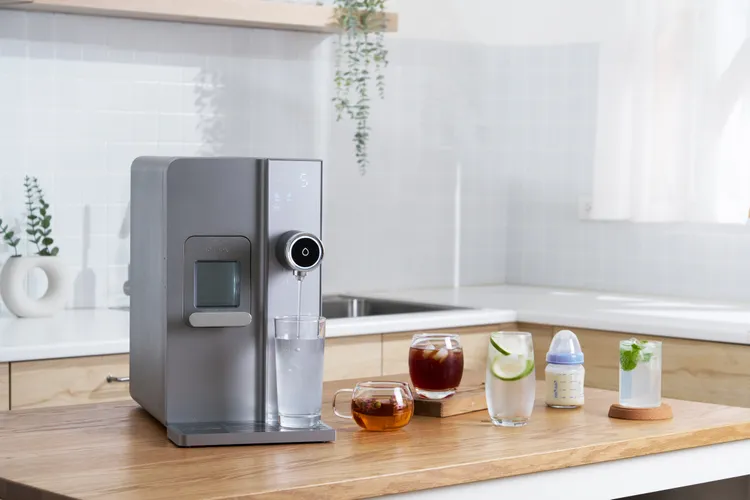 OASIS冰上奇機，是具有製冰塊功能的多功能飲水機。