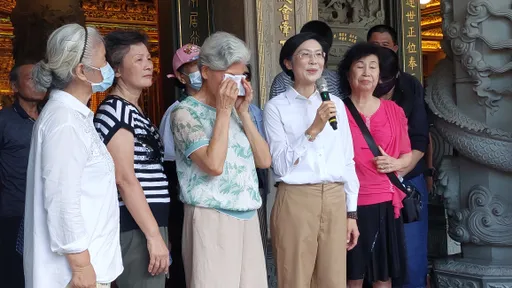 大打亲情牌!坚定参选 林岱桦与半年没见母亲拜天公重申清白