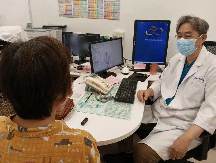 類鼻疽前期症狀跟感冒類似，民眾不可掉以輕心，若不舒服狀況比往常嚴重，就要立刻就醫。院方提供