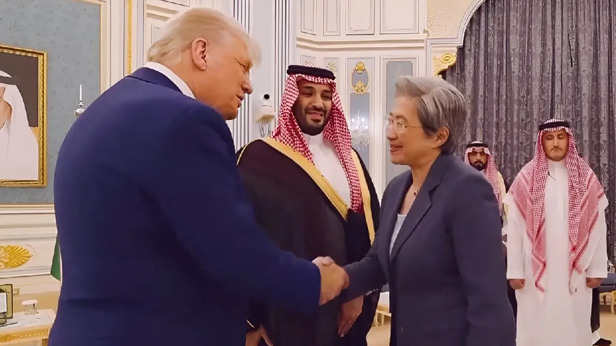 超微执行长苏姿丰(右)随美国总统川普(左)出访沙乌地阿拉伯。翻摄X@SaudiArabnewsroom