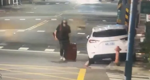 新庄箱尸案重大突破!29岁男「拖行李箱」运尸画面曝光 警直奔他家中逮人